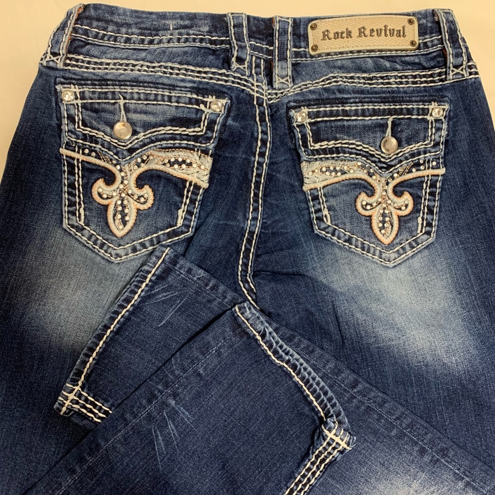 Rock Revival mid-rise easy Capri size 28.